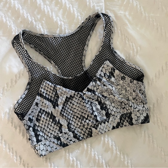 Varley Gray Snakeskin Print Fishnet Sports Bra XS - Picture 1 of 4